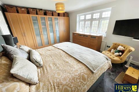 38 Wincanton Road, Romford, RM3 9DH