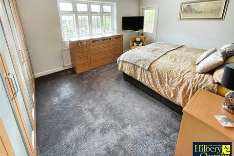 38 Wincanton Road, Romford, RM3 9DH