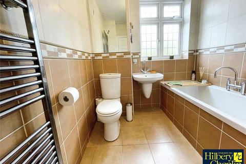 38 Wincanton Road, Romford, RM3 9DH