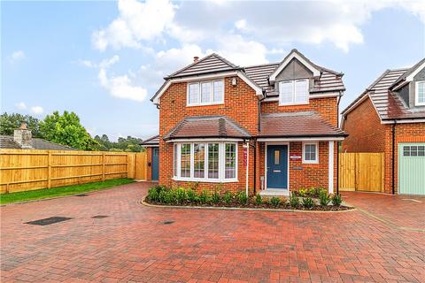 4 bedroom detached house for sale, Fullers Road, Rowledge, Farnham