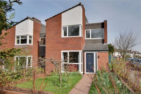 56 Cleanthus Road, London, SE18 3DD