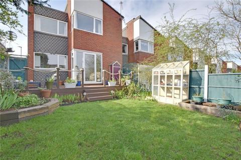 56 Cleanthus Road, London, SE18 3DD