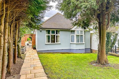 2 bedroom bungalow for sale, St. Albans Road, Sandridge, St. Albans, Hertfordshire, AL4