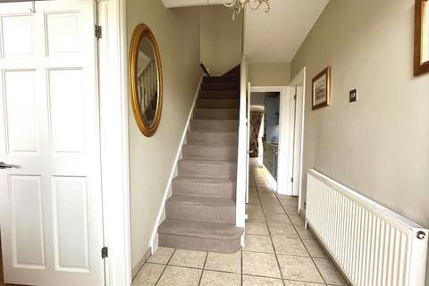 25 Fircroft Road, Chessington, KT9 1RN