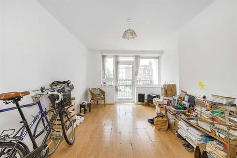 1 bedroom flat for sale, Gibbon Road, London SE15