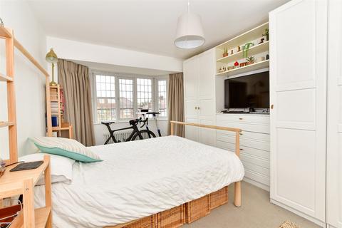 81 Leadale Avenue, London, E4 8AX
