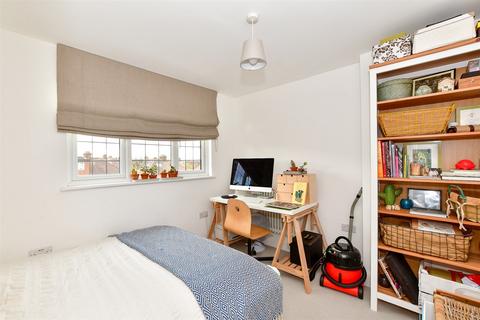 81 Leadale Avenue, London, E4 8AX