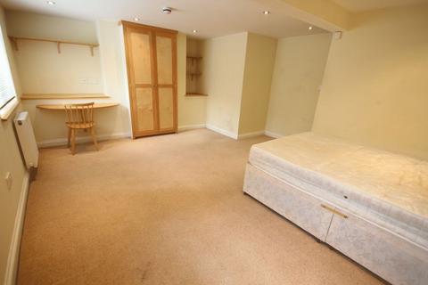 3 bedroom house to rent, Barnbrough Street, Burley
