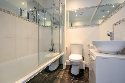 9a Vardens Road, London, SW11 1RQ