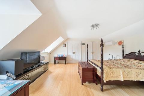 5 bedroom detached house for sale, Linceslade Grove, Loughton, Milton Keynes