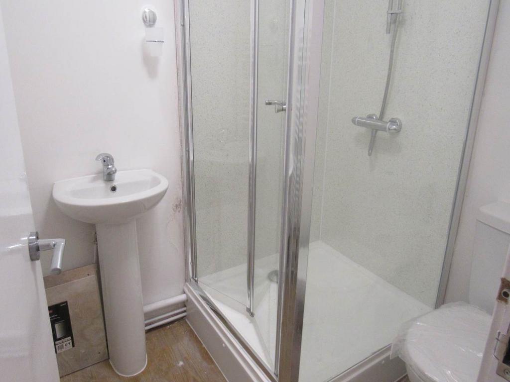 Shower Room &amp; W/c