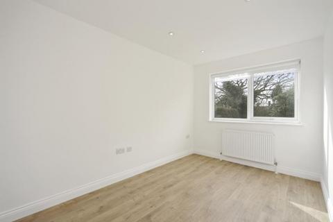 2 bedroom apartment to rent, Heath View, East Finchely, London, N2