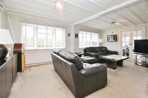 2 bedroom detached house to rent, Private Road, Chelmsford, Essex, CM2