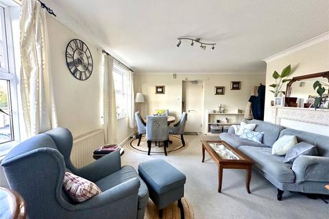 2 bedroom apartment for sale, Grosvenor Mews, Lymington, Hampshire, SO41