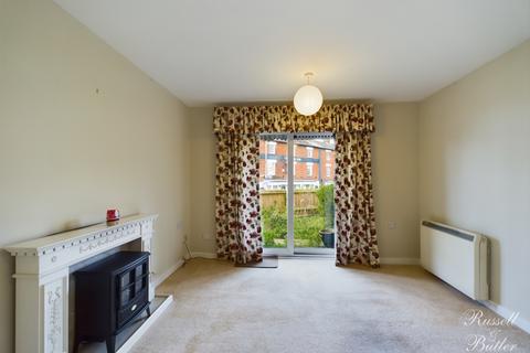2 bedroom flat for sale, McKenzie Close, Buckingham
