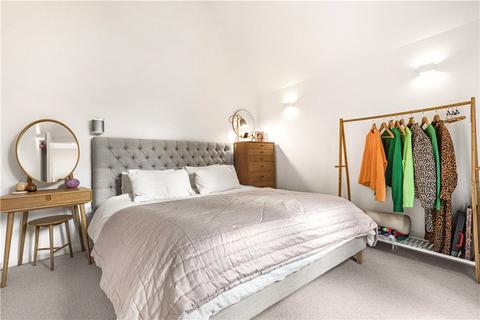 3 bedroom end of terrace house for sale, Thyme Walk, Dunlace Road, London, E5