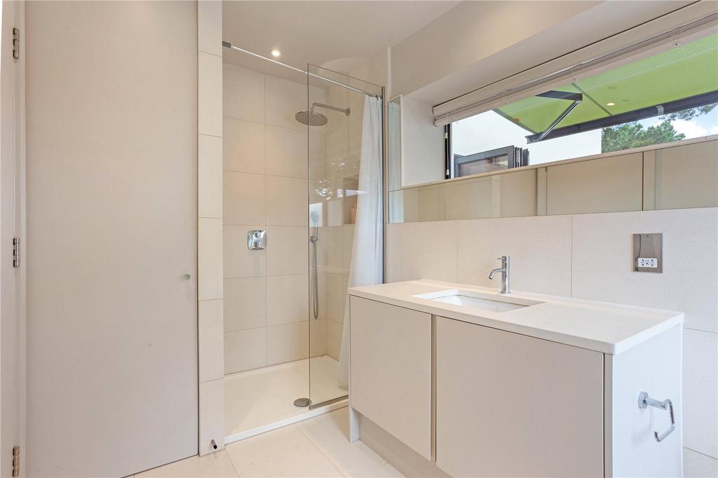 Bedroom Two En Suite