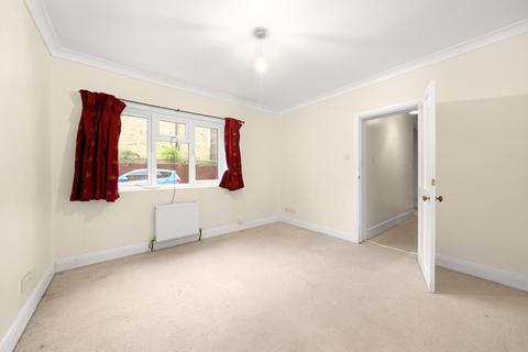 Flat 1, 48 Cedars Road, Hampton Wick, Kingston Upon Thames, KT1 4BE