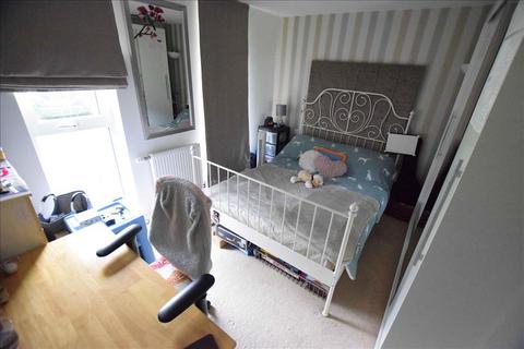 2 bedroom flat for sale, Goulding House, Manor Lane, Feltham, Middlesex, TW13