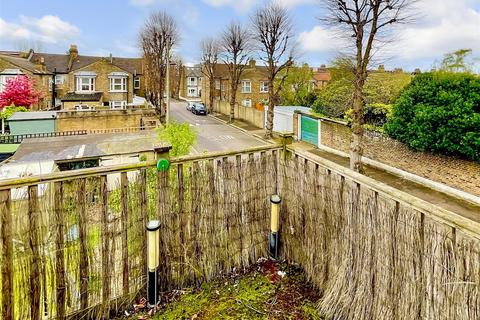 2 bedroom flat for sale, Leyspring Road, London
