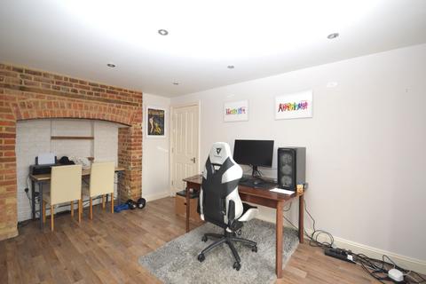 2 bedroom flat for sale, Folkestone, Folkestone CT20