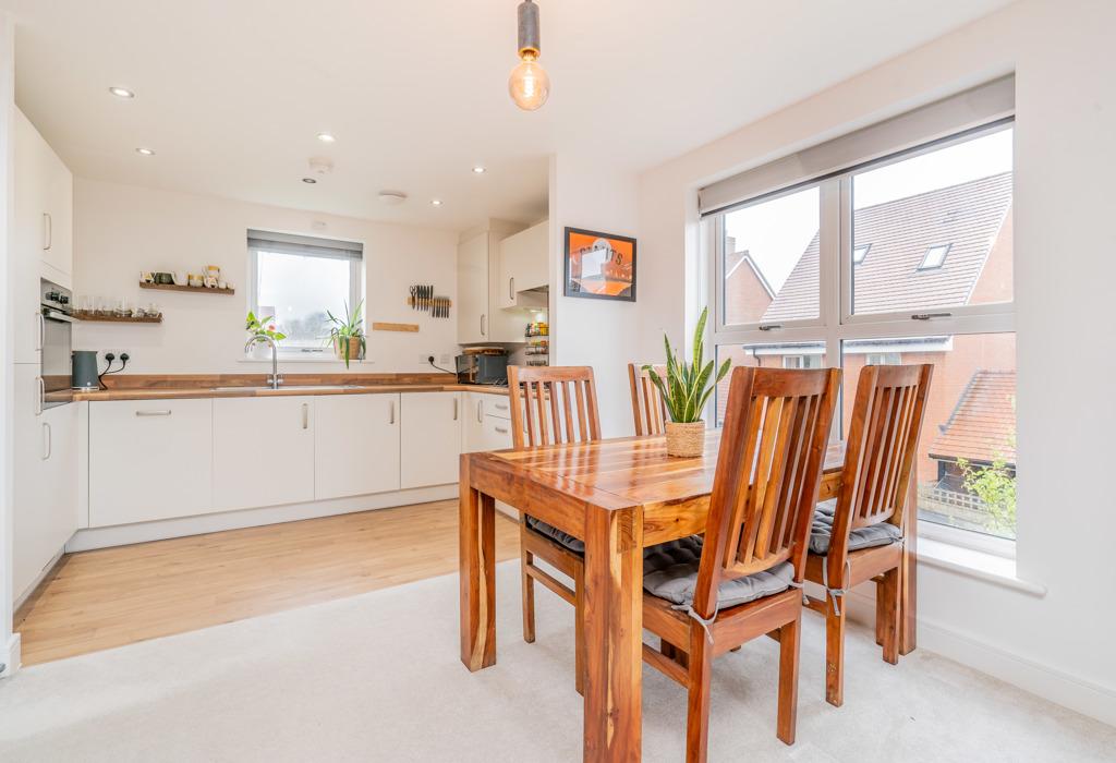 Kitchen/dining