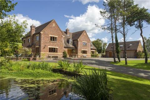 4 bedroom detached house for sale, Clarkes Green, Studley, Warwickshire, B80