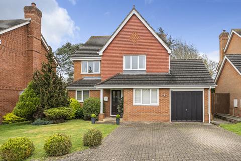 4 bedroom detached house for sale, Hangerfield Close, Yateley, Hampshire