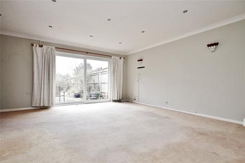 8 Barnsford Crescent, West End, Woking, GU24 9HX