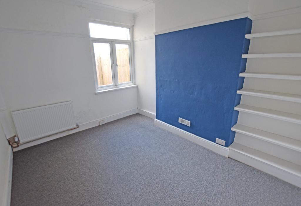 Middle room