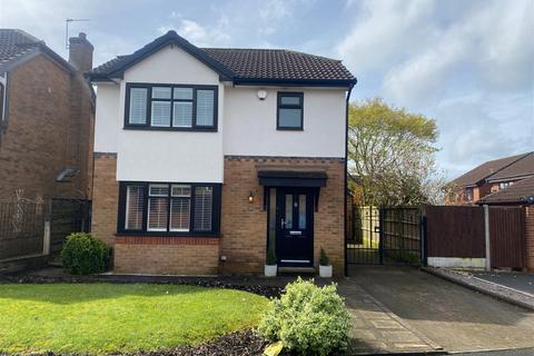 3 bedroom detached house for sale, 32 Ridgewood Avenue, Chadderton