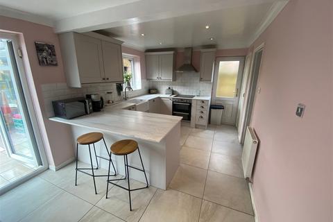 3 bedroom detached house for sale, 32 Ridgewood Avenue, Chadderton