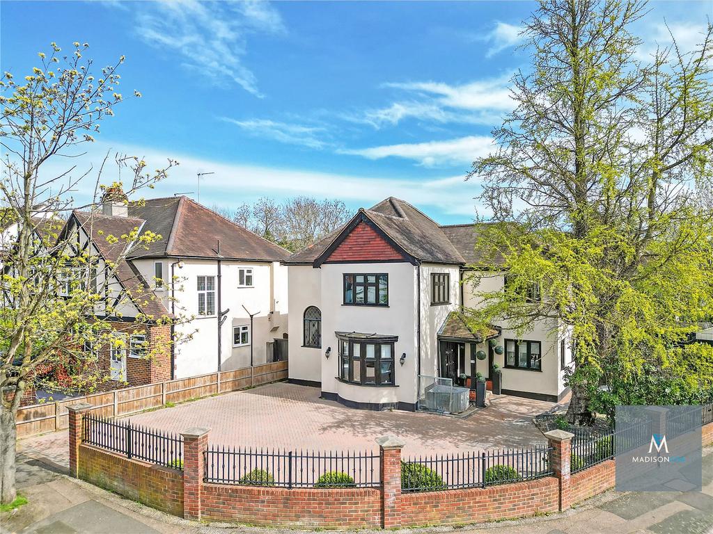 Brook Road, Essex IG10 4 bed detached house for sale £1,600,000