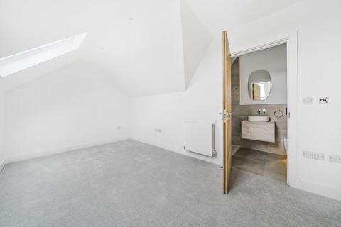 3 bedroom flat for sale, Copers Cope Road, Beckenham