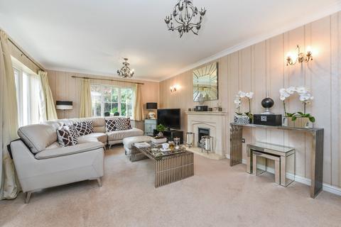 5 bedroom detached house for sale, Connaught Way, Alton, Hampshire