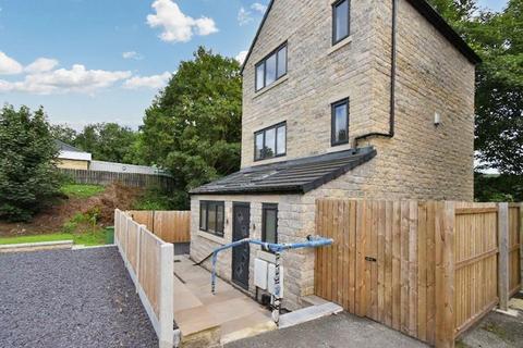 4 bedroom detached house for sale, St. Philips Court, Huddersfield, West Yorkshire, HD3 3BE