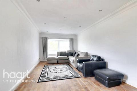2 bedroom flat to rent, Diana Close, South Woodford, E18