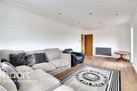 2 bedroom flat to rent, Diana Close, South Woodford, E18