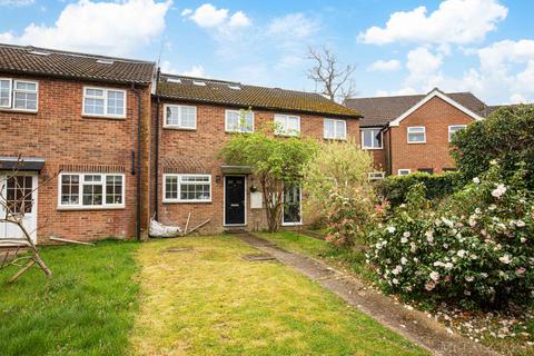 16 Bramble Twitten, East Grinstead, RH19 3DX