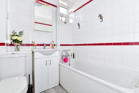 36 Low Meadow, Halling, Rochester, ME2 1LX