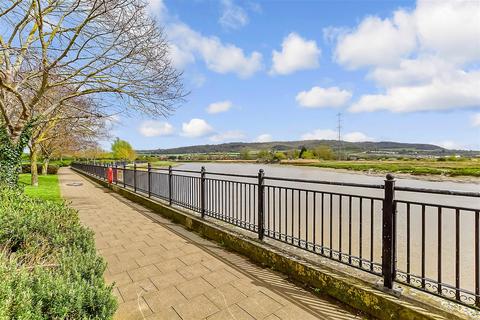 36 Low Meadow, Halling, Rochester, ME2 1LX