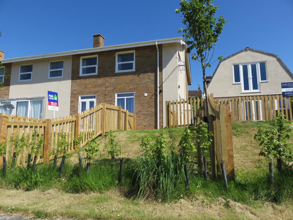 Blackdown View, Ilminster TA19 2 bed apartment £750 pcm (£173 pw)