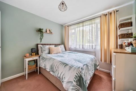 2 bedroom apartment for sale, Birdhurst Road, South Croydon