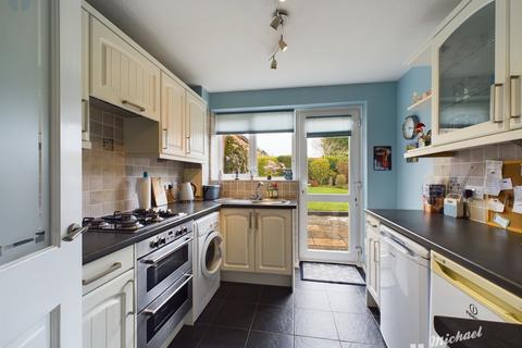 3 bedroom semi-detached house for sale, Dean Close, Aylesbury, Buckinghamshire