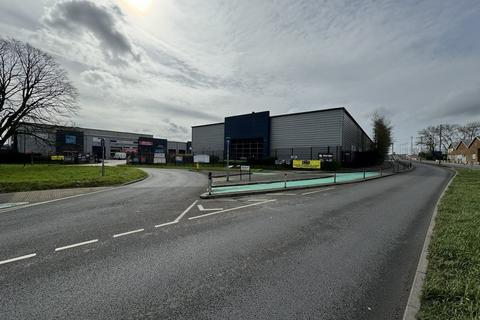 Industrial unit to rent, Unit 12 Southampton Trade Park, Unit 12, Southampton Trade Park, Southampton, SO15 0AD