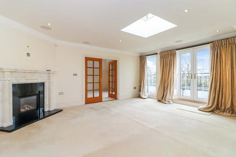3 bedroom penthouse for sale, Grove Road, Beaconsfield, HP9