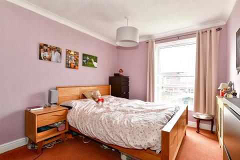 98 Millfield, New Ash Green, Longfield, DA3 8HN