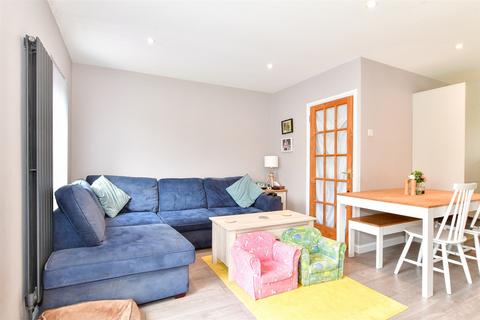 98 Millfield, New Ash Green, Longfield, DA3 8HN