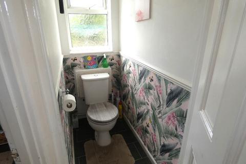 2 bedroom semi-detached house to rent, Middle Road, Cwmbwrla SA5