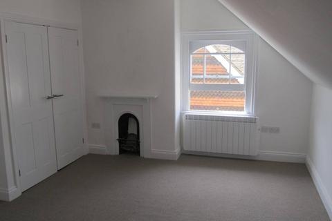 2 bedroom apartment to rent, High Street, Cuckfield, RH17